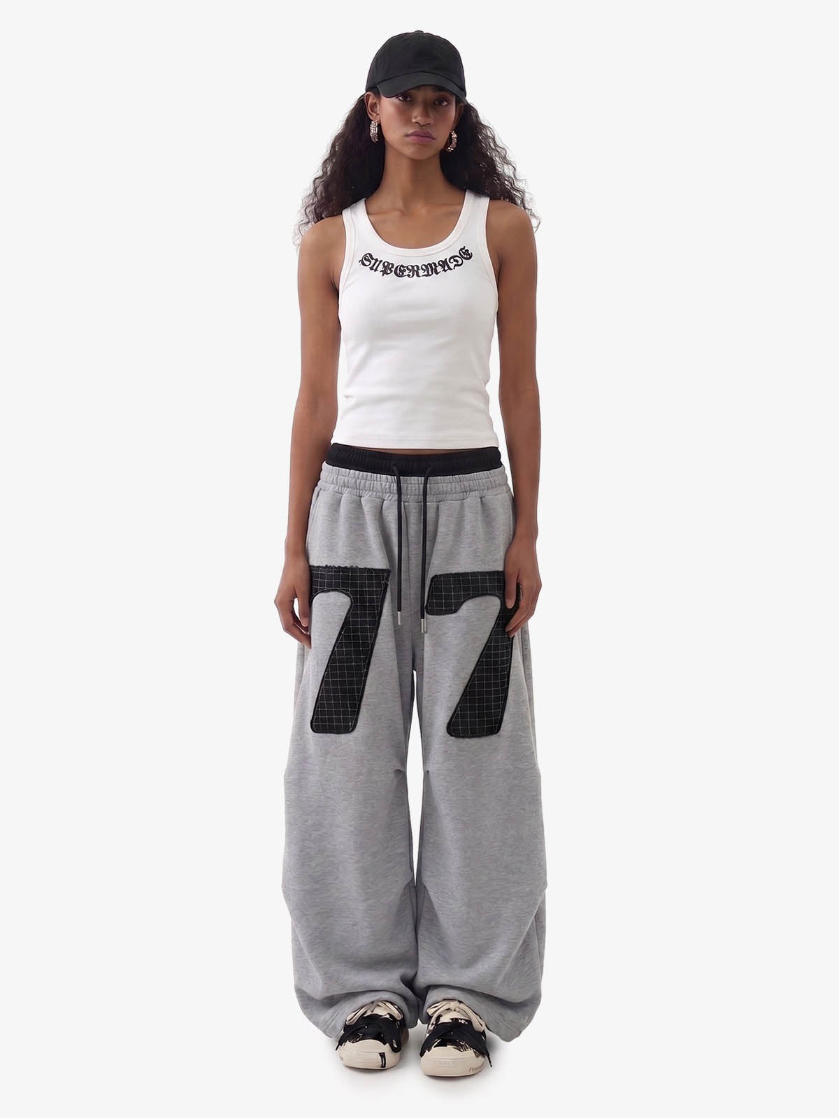 Pantalones deportivos fruncidos de doble talle