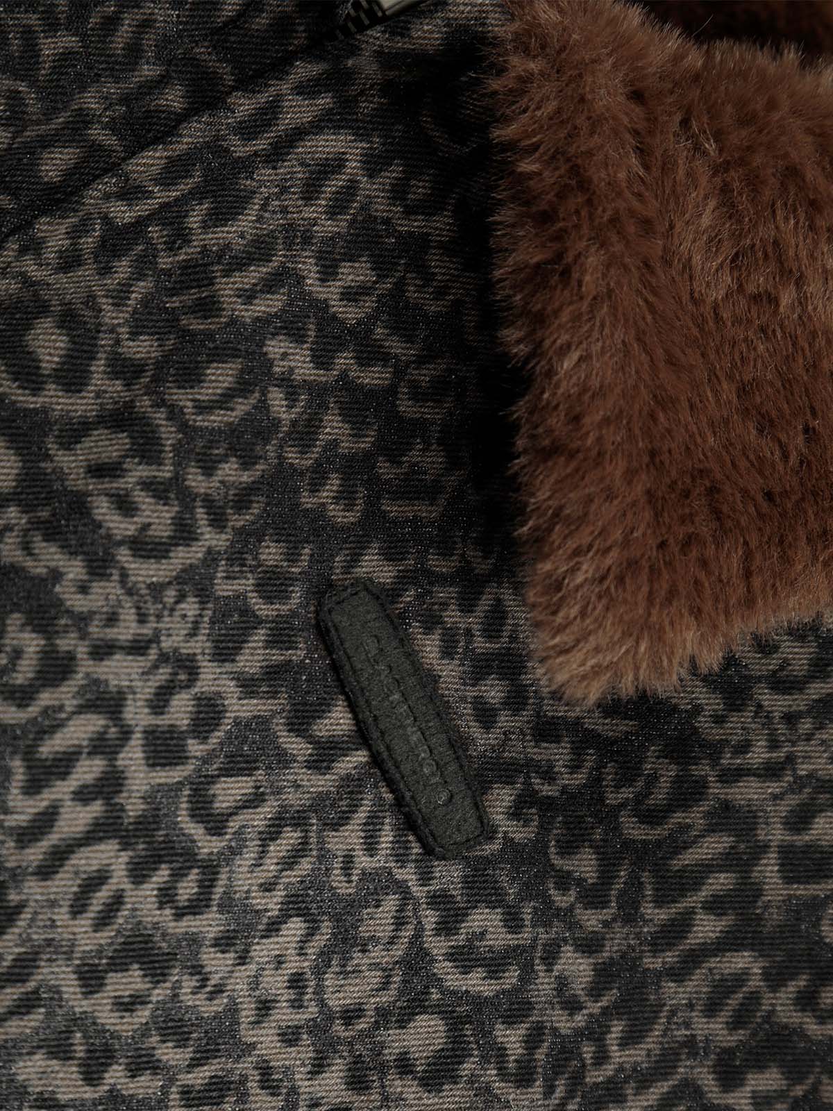 Plaid Vest with Sherpa Collar - Stylish and Warm for Everyday Wear 