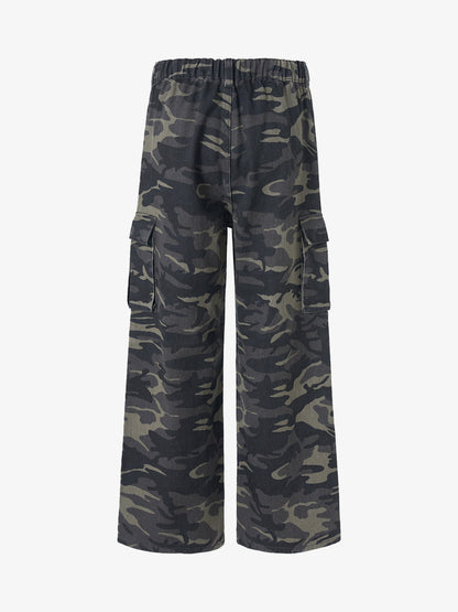 Camouflage Cargo Pants with Wide Leg Design for Versatile Wear 