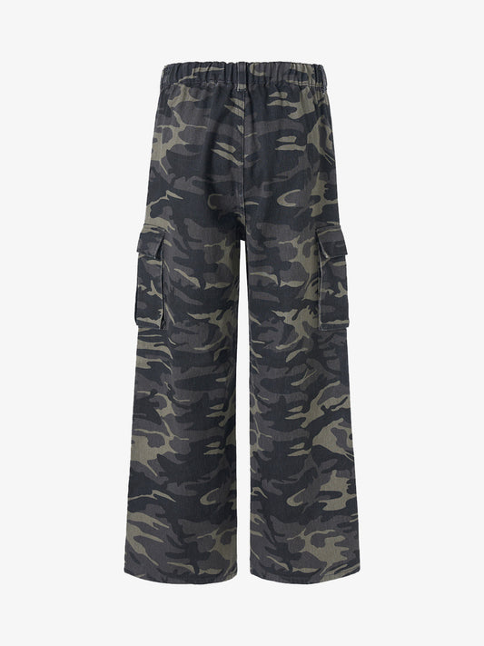 Camouflage Cargo Pants with Wide Leg Design for Versatile Wear 