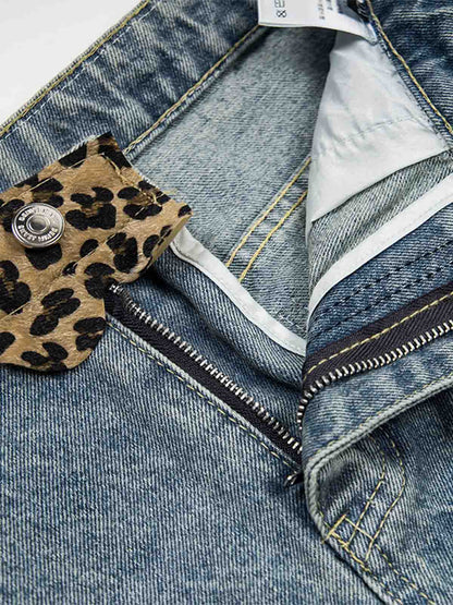Vintage-Shorts aus Denim mit Leopardenmuster und Used-Look