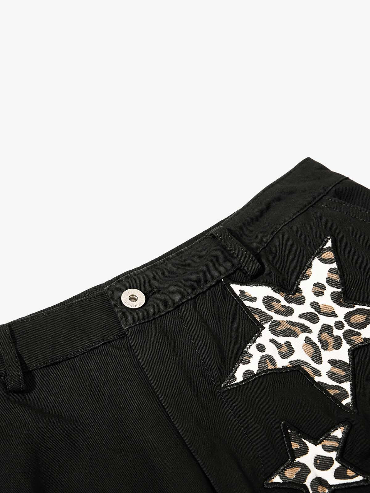 Pantalon brodé étoiles et léopard