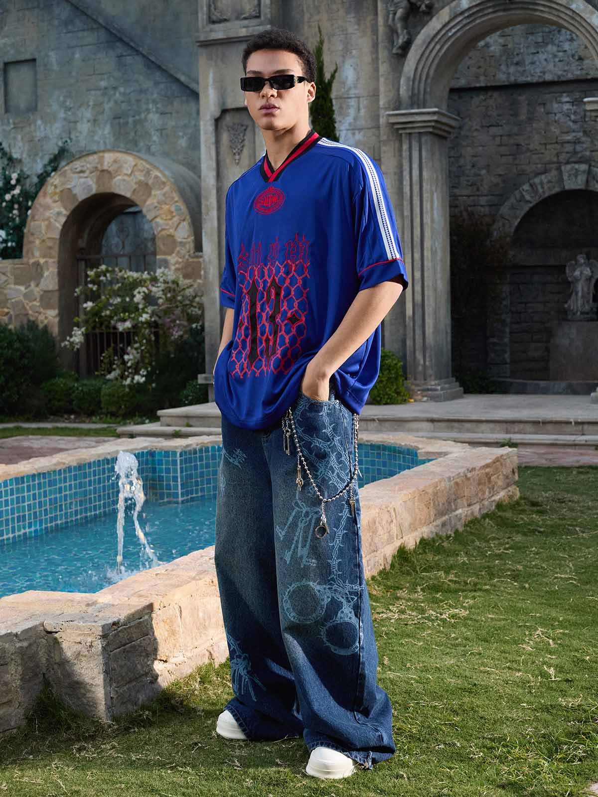 Supermade Color-Blocked V-Neck Embroidered Jersey Short-Sleeved 