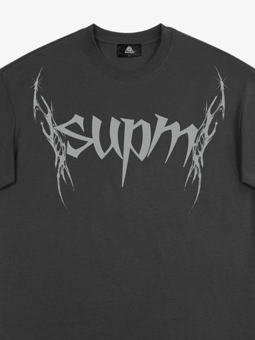 SUPM Gothic Sharp Letter Graphic T-Shirt 