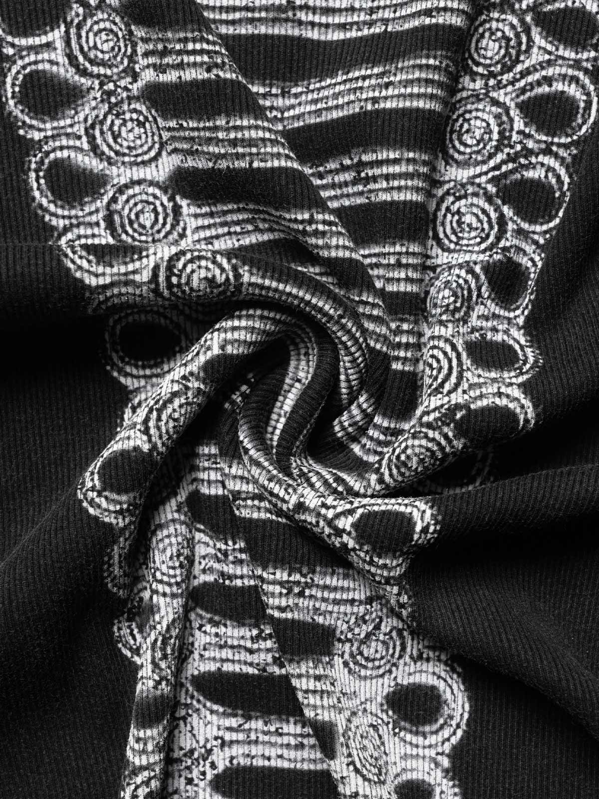 Geripptes Strickoberteil