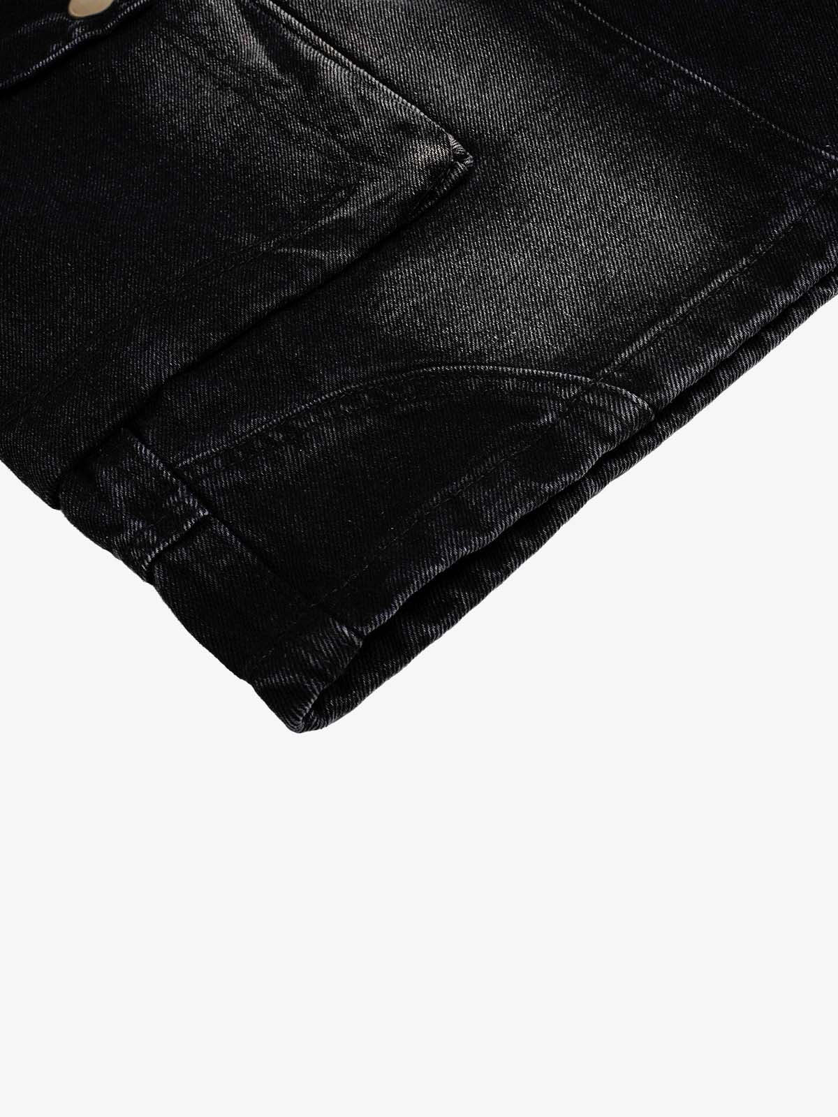 Pantaloncini di jeans cargo con molteplici tasche