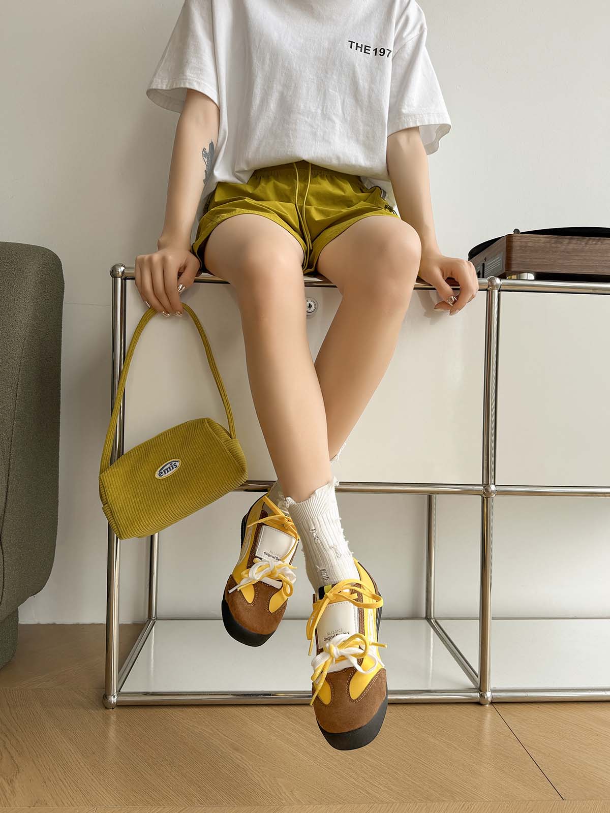 U9829 Stylish and Versatile Numbered Accessory for Modern Fashion Enthusiasts 