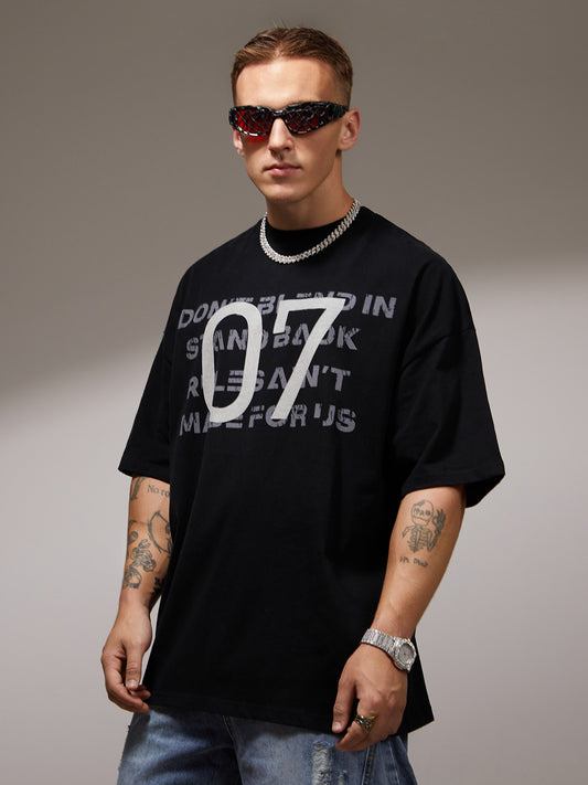 Distressed NO.7 Graphic T-Shirt