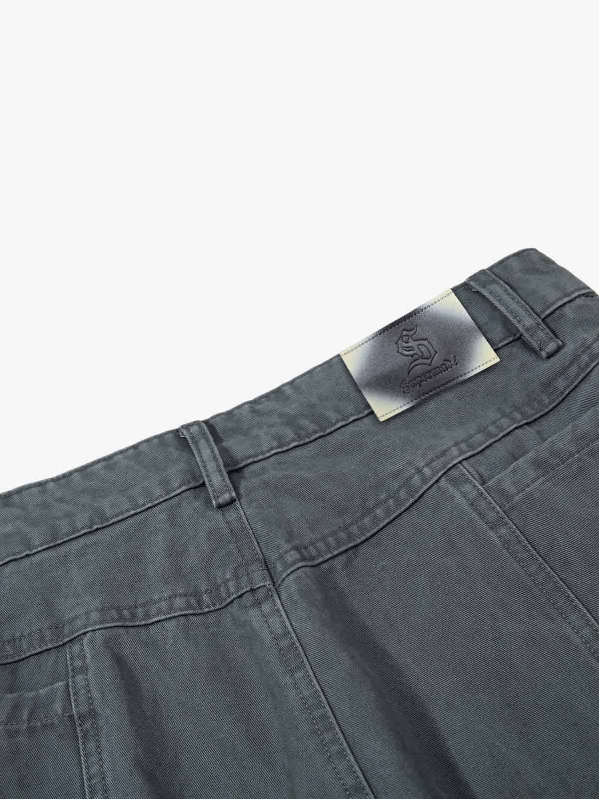 Industrielle graue Cargohose mit Mesh-Patchwork und mehreren Taschen