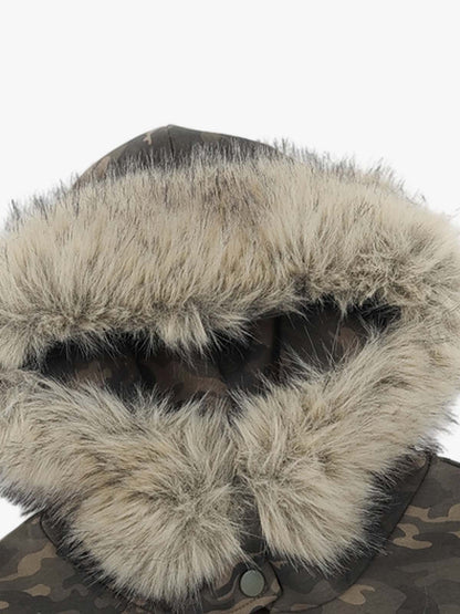 Camouflage Hooded Jacket with Faux Fur Trim - Perfect for Winter Outdoors 