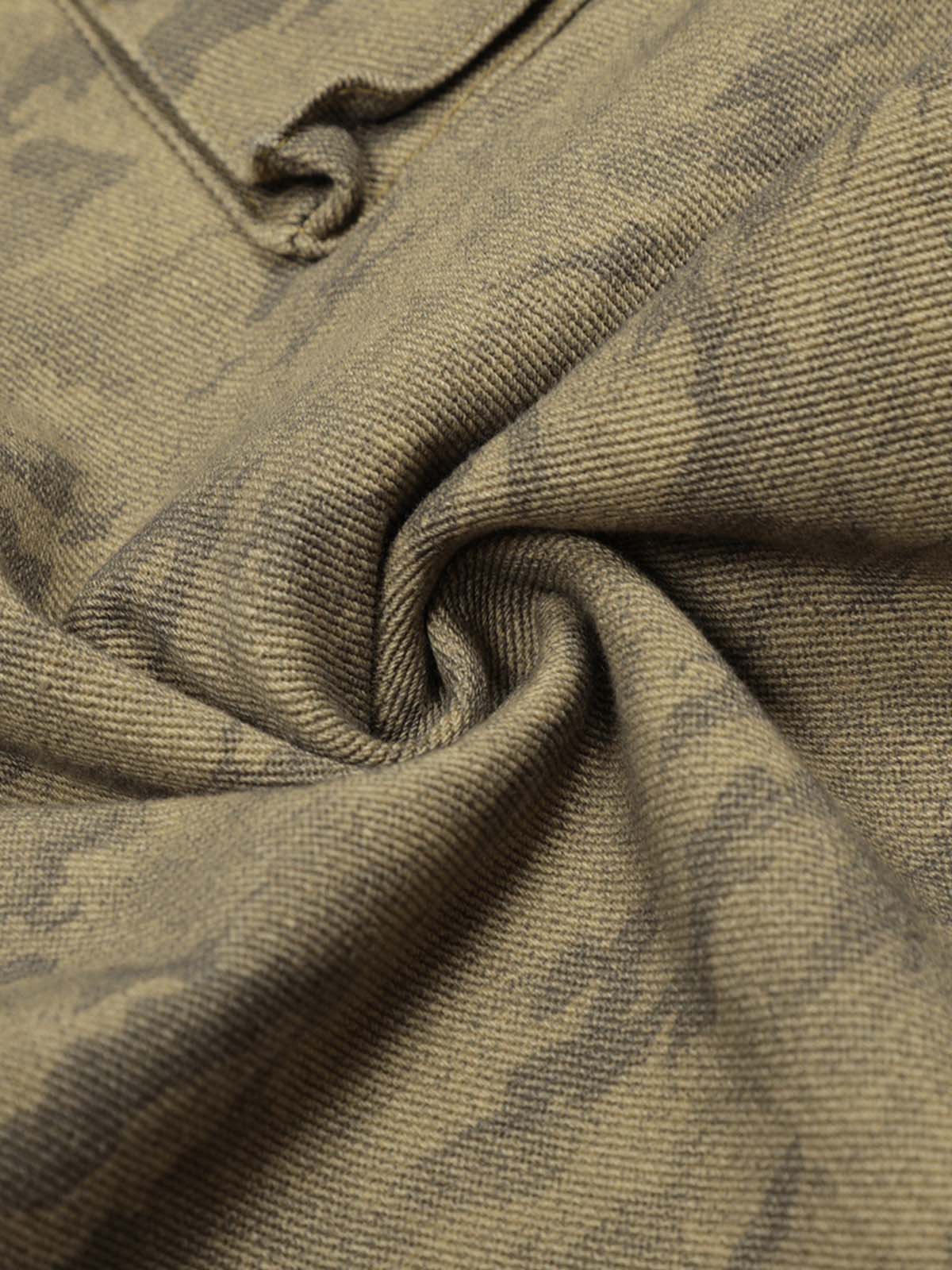 Camouflage Utility Cargo Shorts for Men - Perfect for Outdoor Adventures 