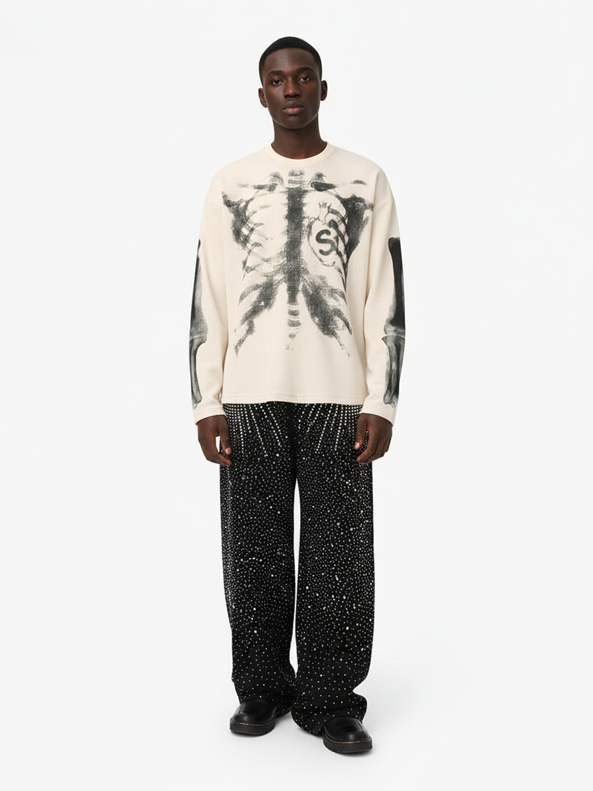 Sudadera con estampado de esqueleto y tejido gofrado - 2495