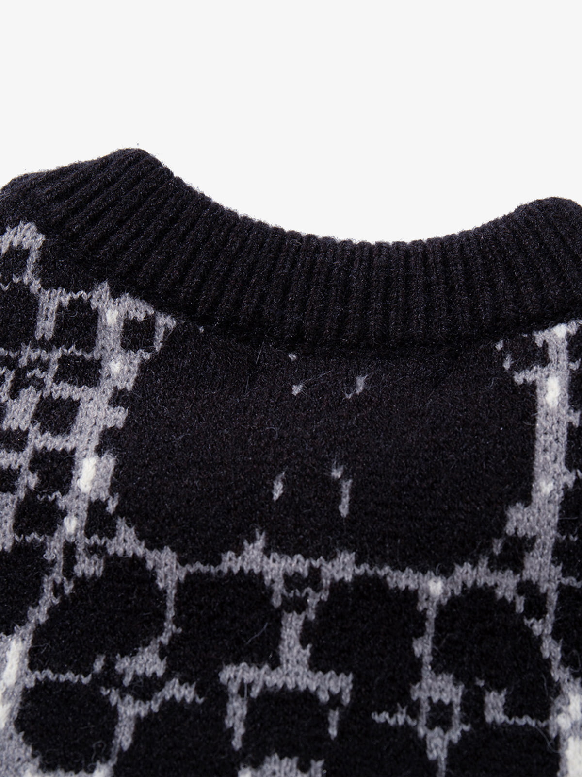 Skull Pattern Knit Sweater for Casual and Fashionable Looks 