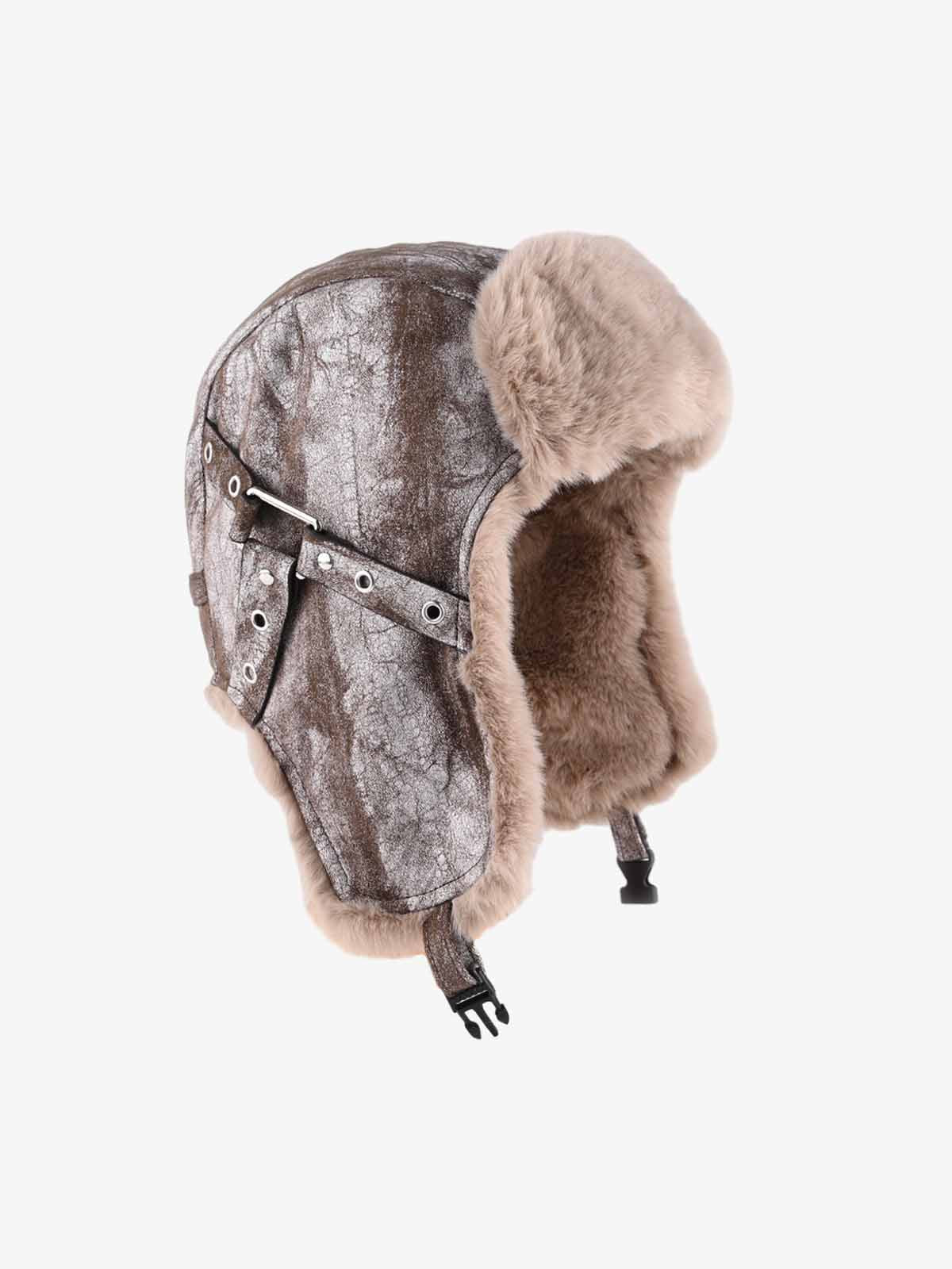 Edgy Spike-Embellished Sunglasses for Trendsetters 