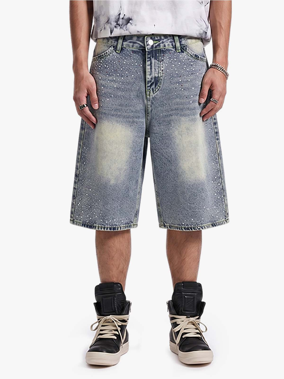 Strassbesetzte Bermuda-Shorts aus Denim im Used-Look