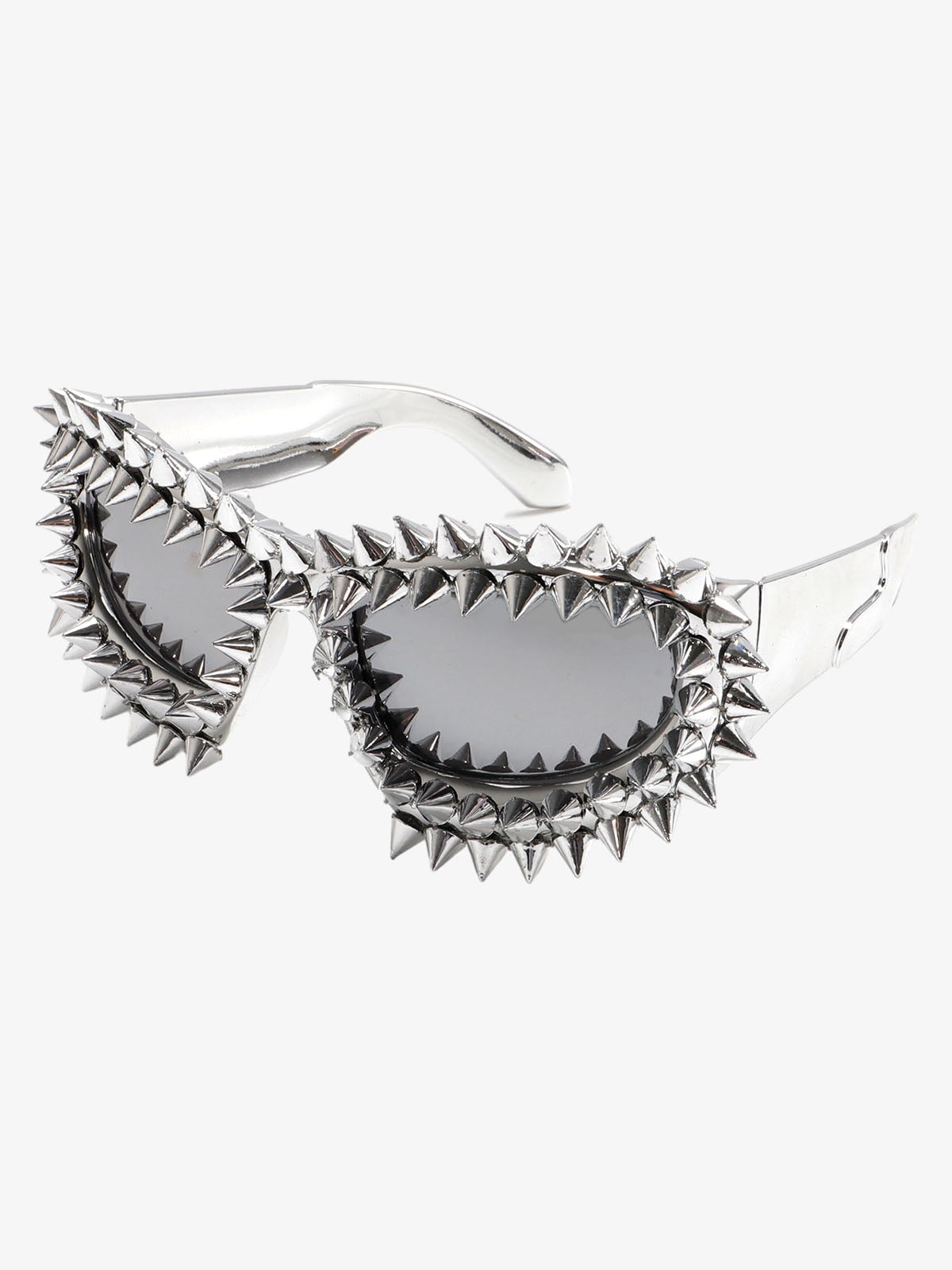 Edgy Spike-Embellished Sunglasses for Fashionistas 