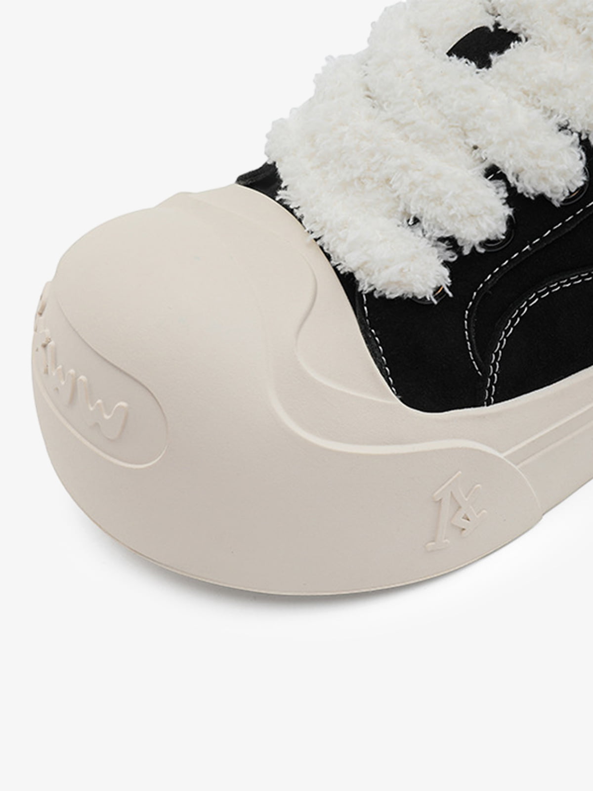 Cozy Winter Sneakers with Fuzzy Laces - Perfect for Casual Outfits and Everyday Wear 