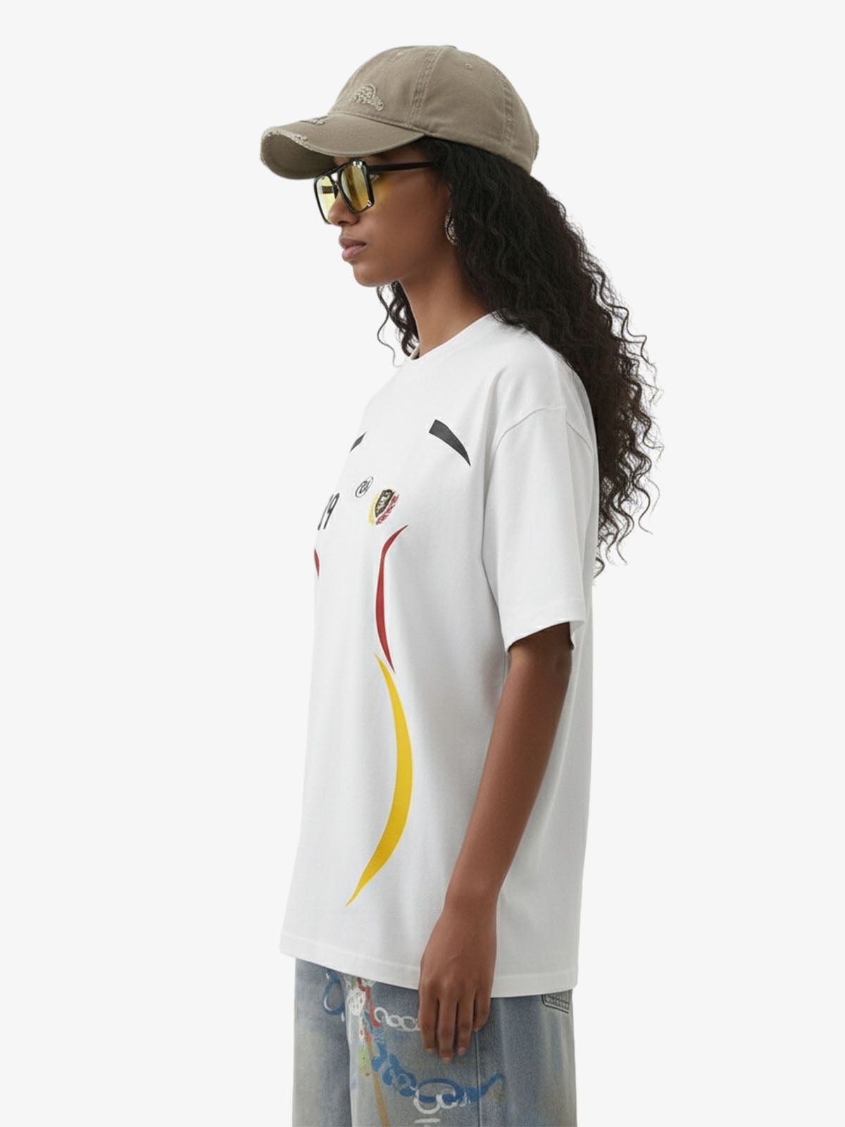 Retro 09 Graphic Crest Print T-Shirt 