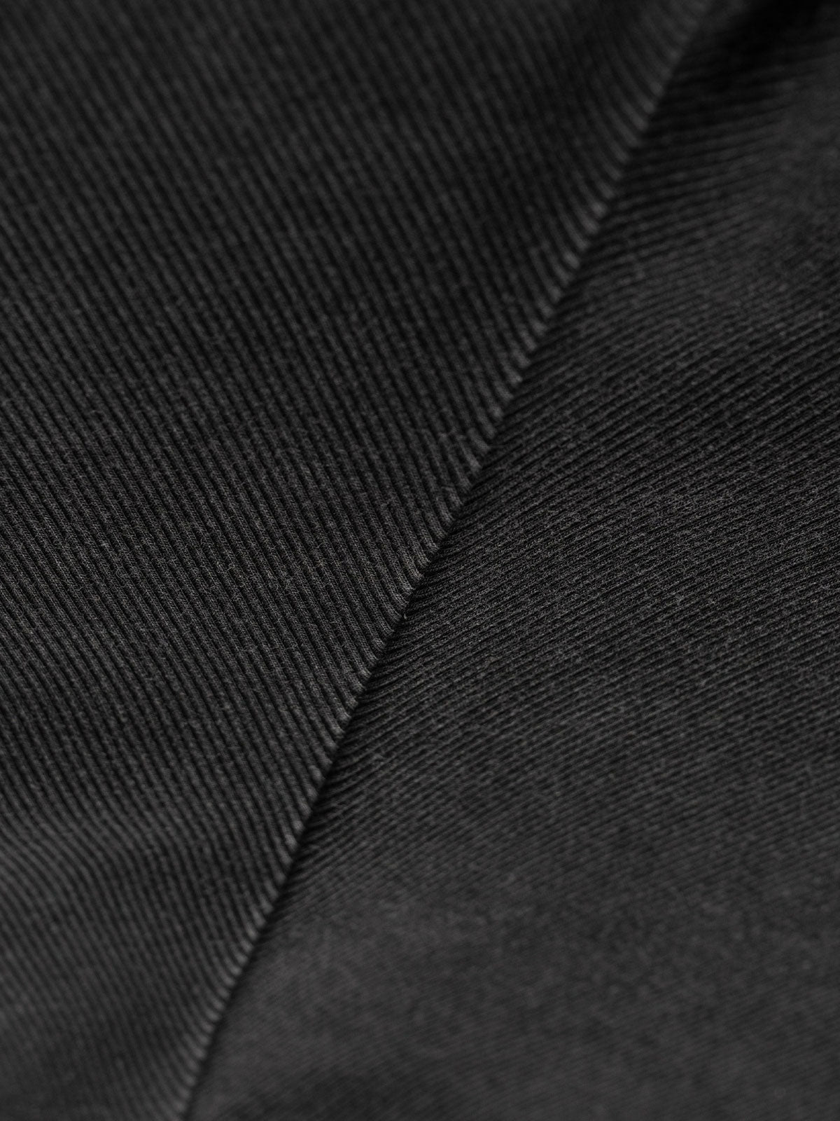Geripptes Strickoberteil