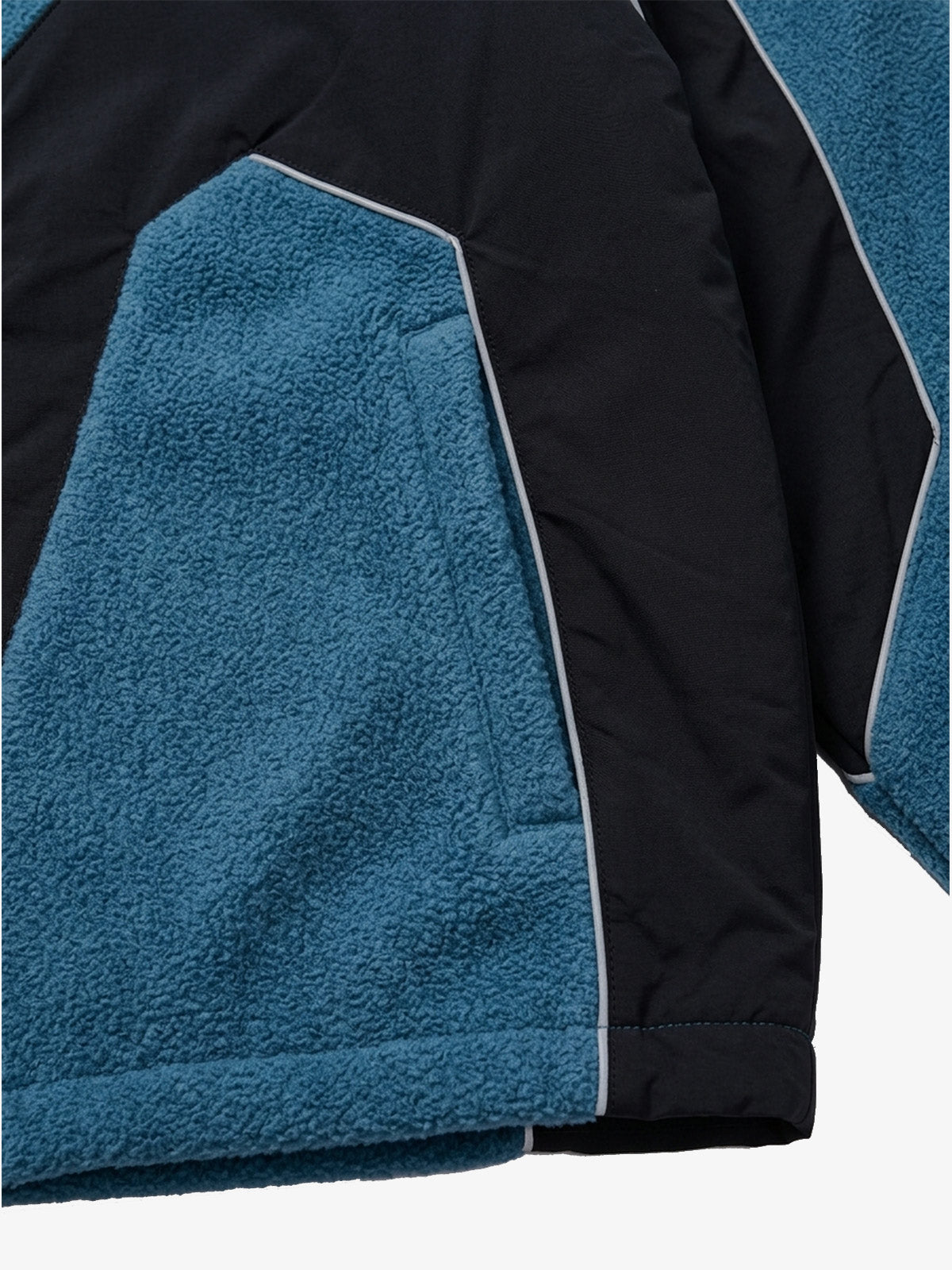 Chaqueta con capucha y cremallera, con paneles de sherpa en bloques de color