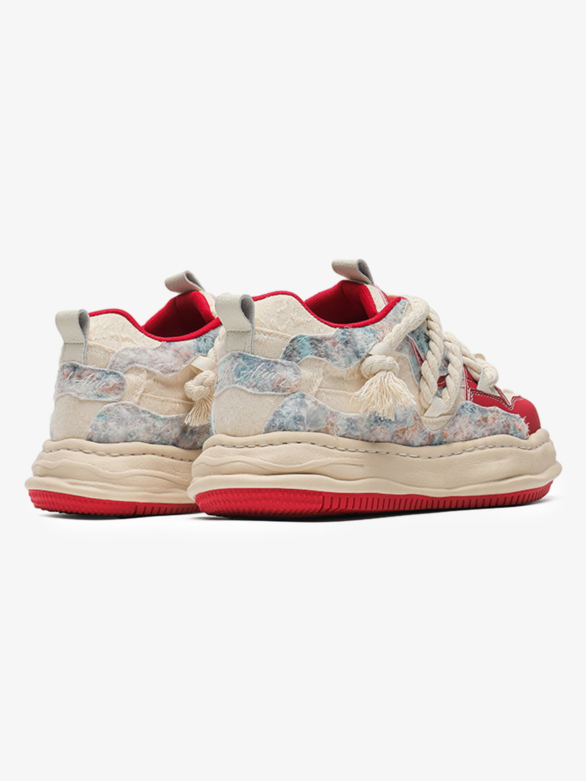 7CM Height-Enhancing Sneakers with Fluid Lines and Granular Outsole 