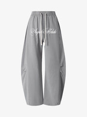 Lässiger Anzug im Retro-Stil mit Polokragen und Blumenmuster