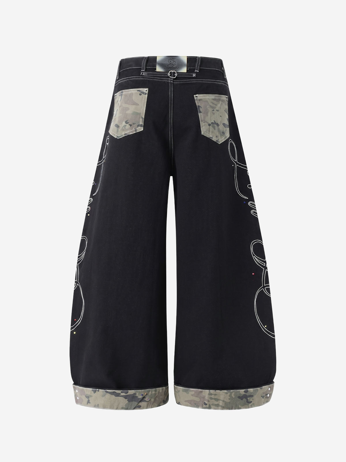 Jeans mit Camouflage-Patchwork, Strassstickerei und geradem Bein