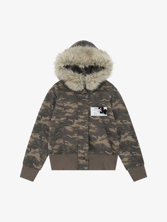 Camouflage Hooded Jacket with Faux Fur Trim - Perfect for Winter Outdoors 