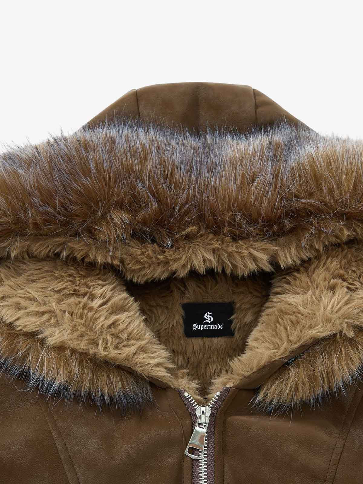 Edgy Spike-Embellished Sunglasses for Bold Fashion Statements 