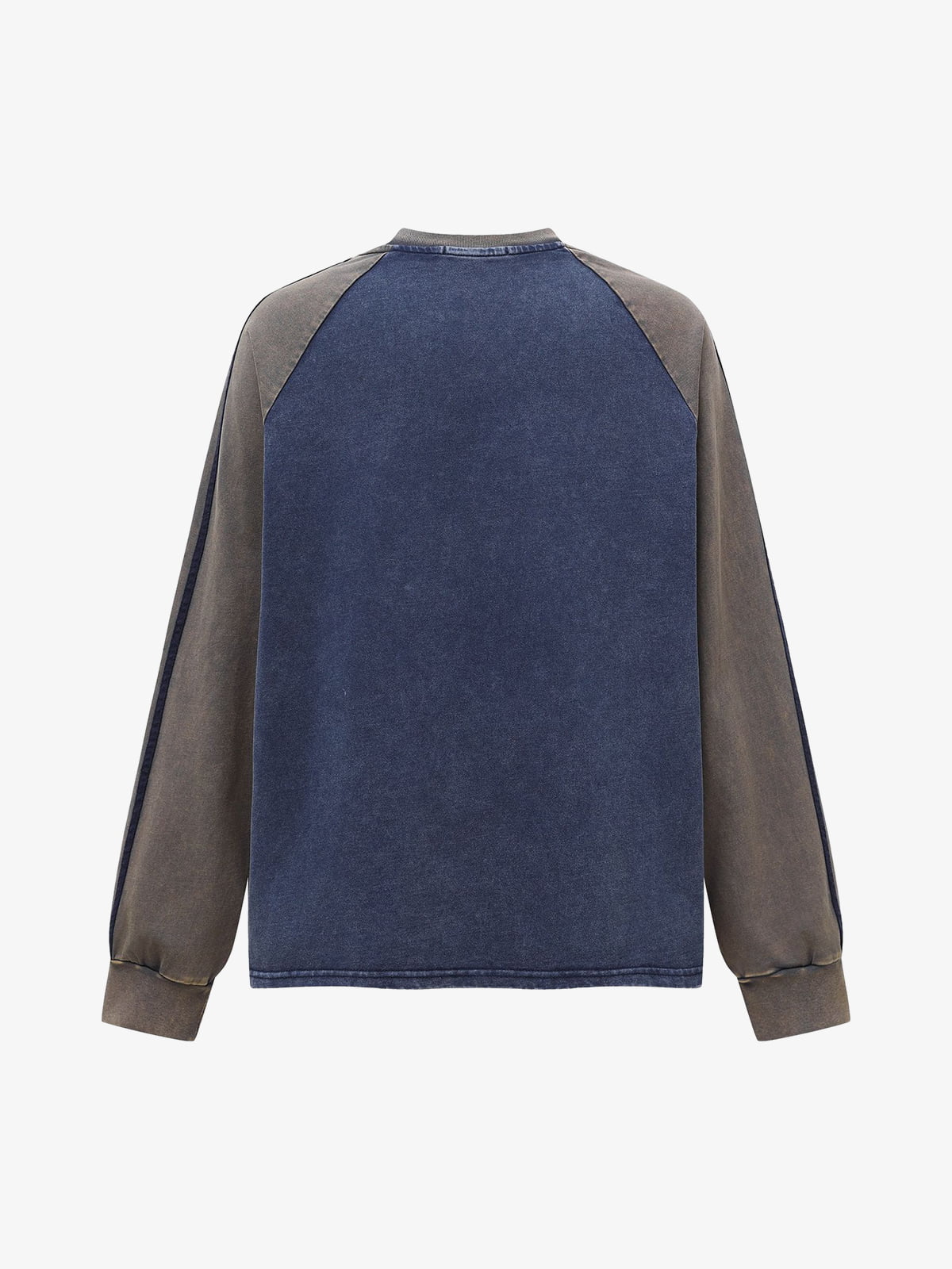 Retro-Inspired Long Sleeve Graphic Tee for Casual Wear 