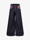 Jeans mit geradem Bein und grafischer Tasche