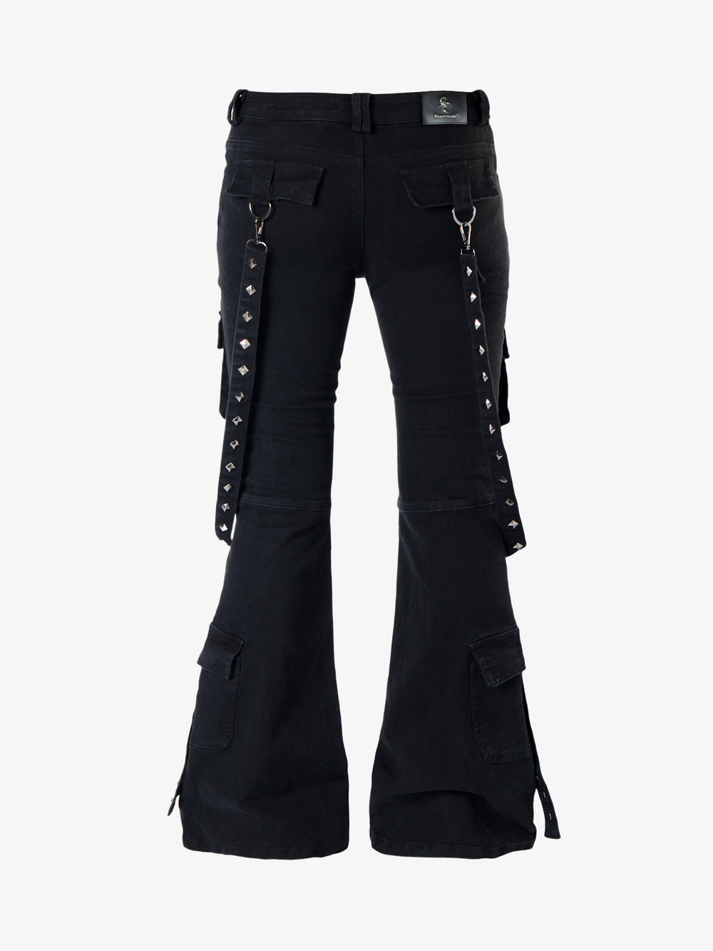 Utility-Jeans mit Nieten und ausgestelltem Saum