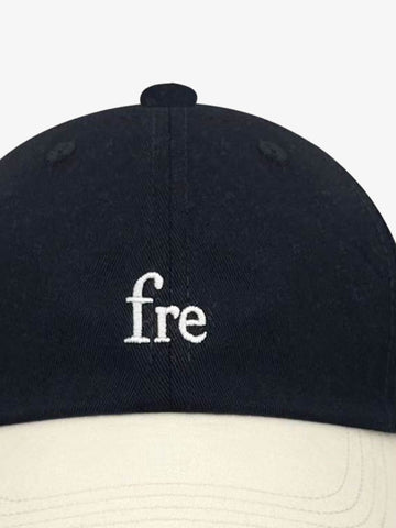 Minimalistische Baseballkappe mit kontrastierender Stickerei