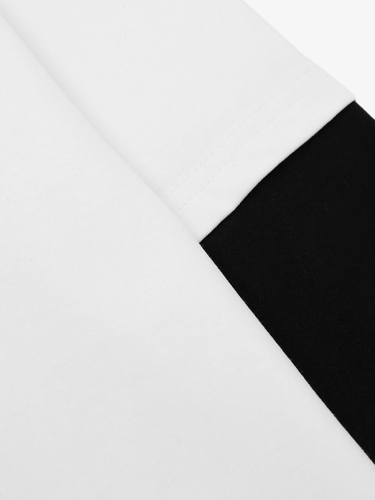 Langarmshirt mit dunklem Grafikprint
