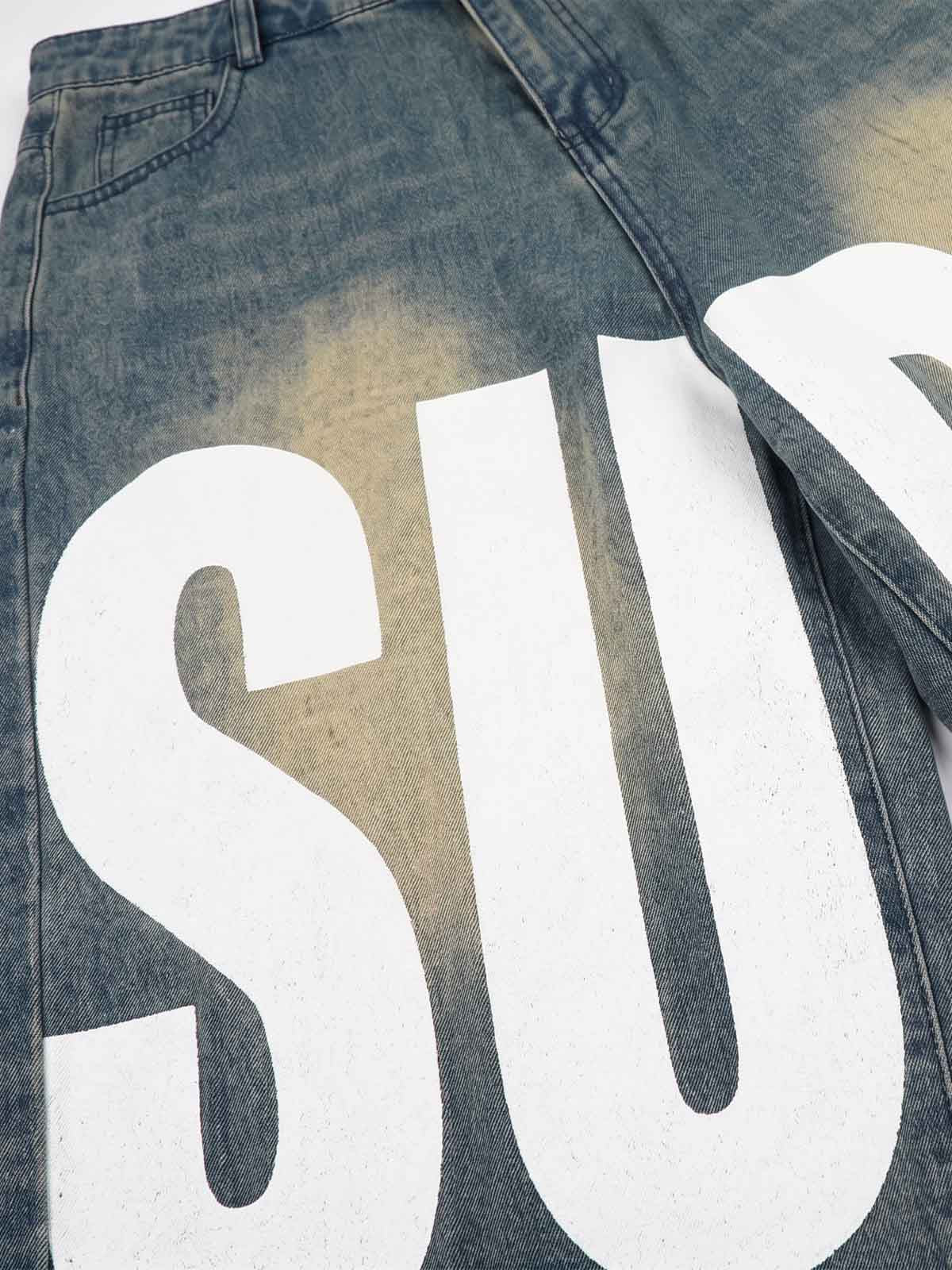 Jeansshorts mit Used-Look und SUPM-Buchstabenprint