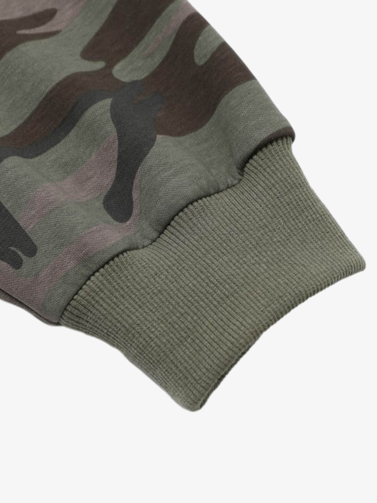 Camouflage Hooded Jacket with Heart Design - Perfect for Casual and Outdoor Wear 