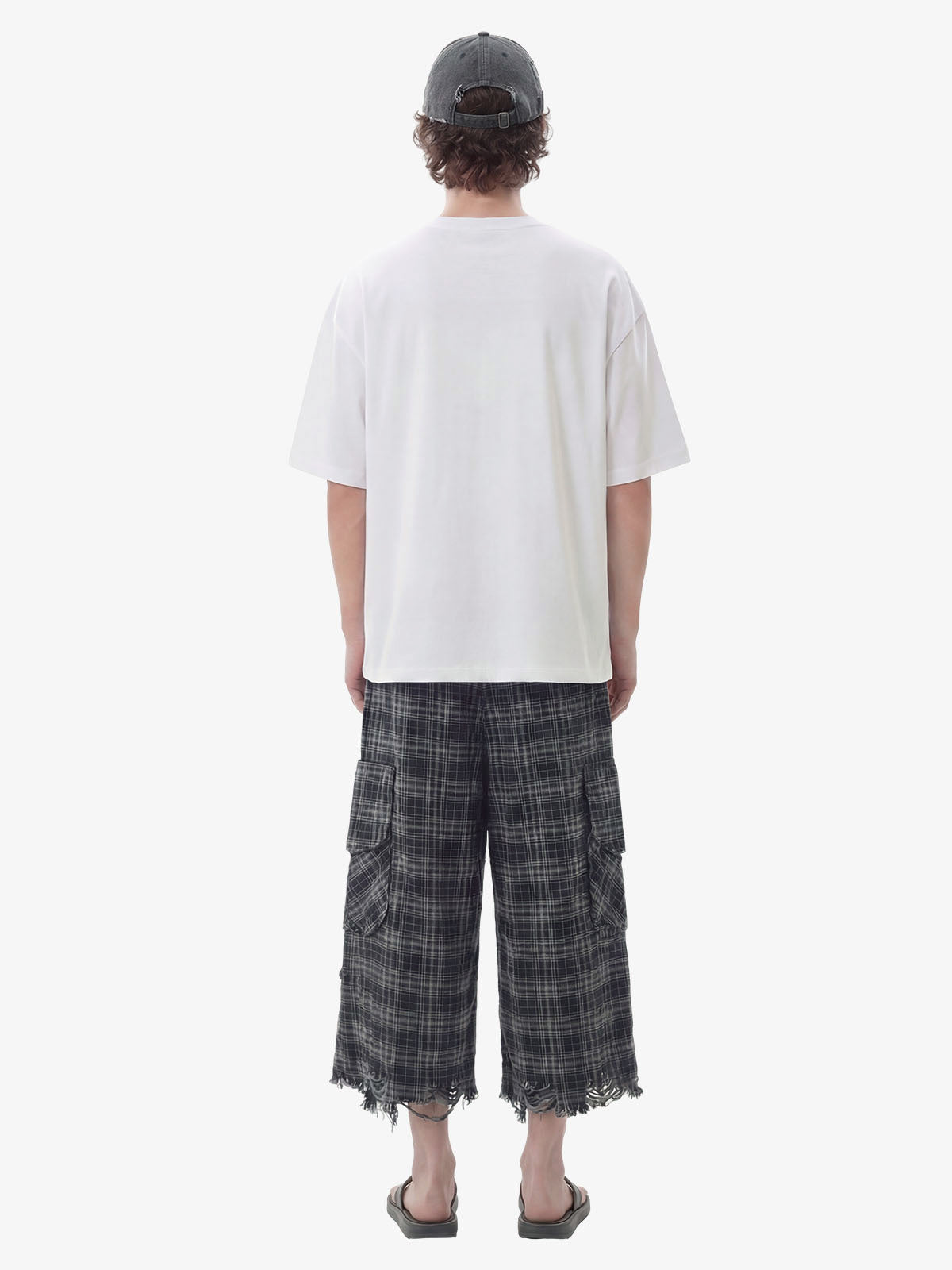 Plaid Linen-Blend Distressed Cargo Cropped Pants 