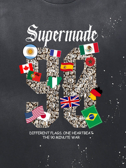 Unisex, washed and distressed short-sleeved T-shirt with a football-themed print pattern with the meaning of "90" minutes 