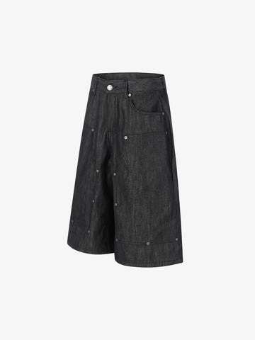 Pantalones cortos vaqueros con tachuelas y patchwork