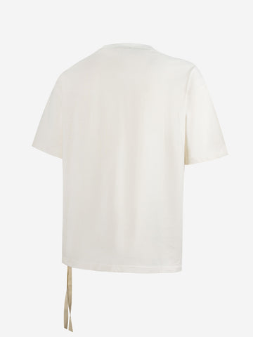 Camiseta minimalista con estampado de letras y panel asimétrico