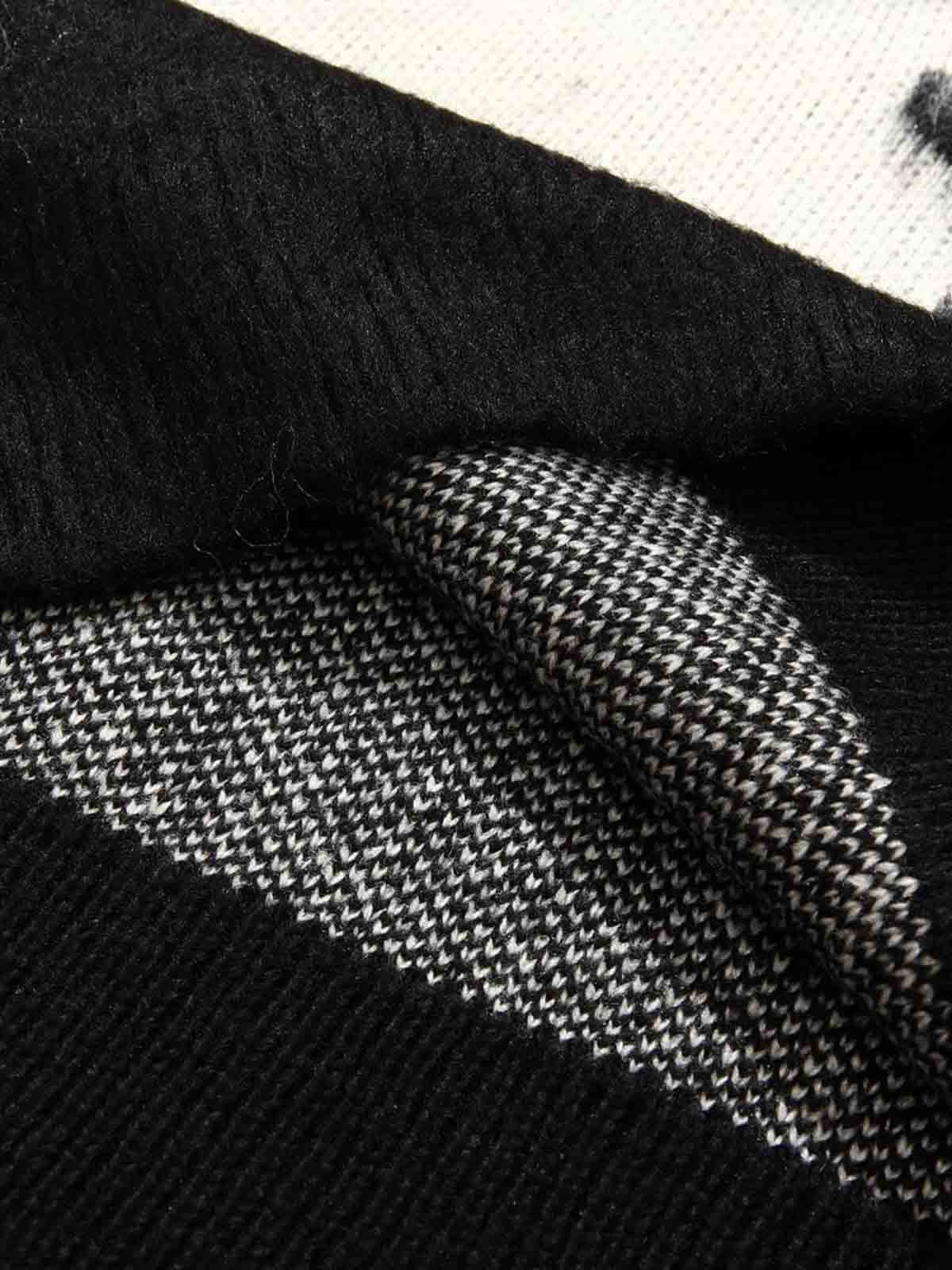 Striped Pattern Oversized Sweater for Women - Trendy and Versatile Winter Knitwear 