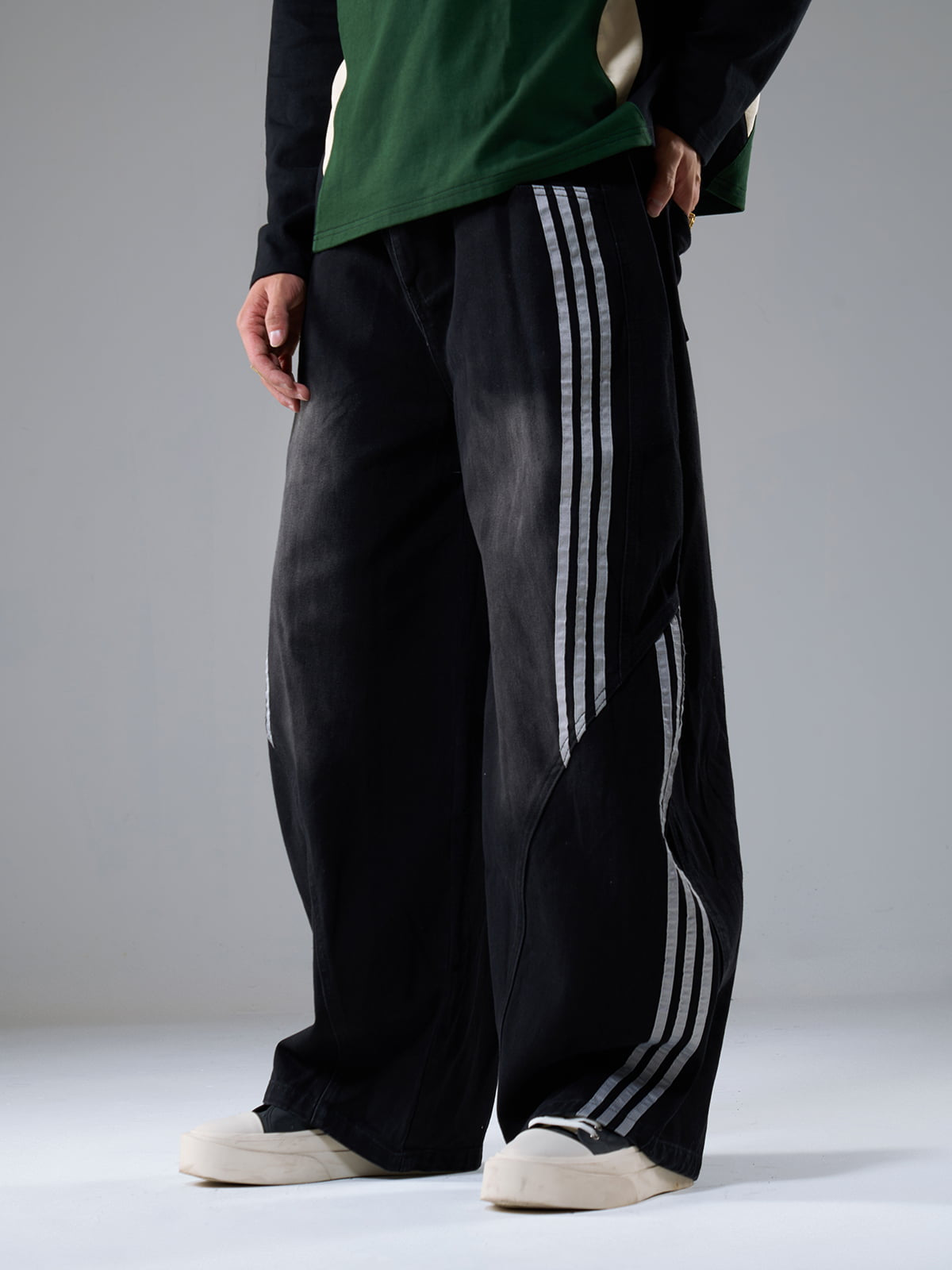 Striped Stitching Barrel Jeans - 2423 