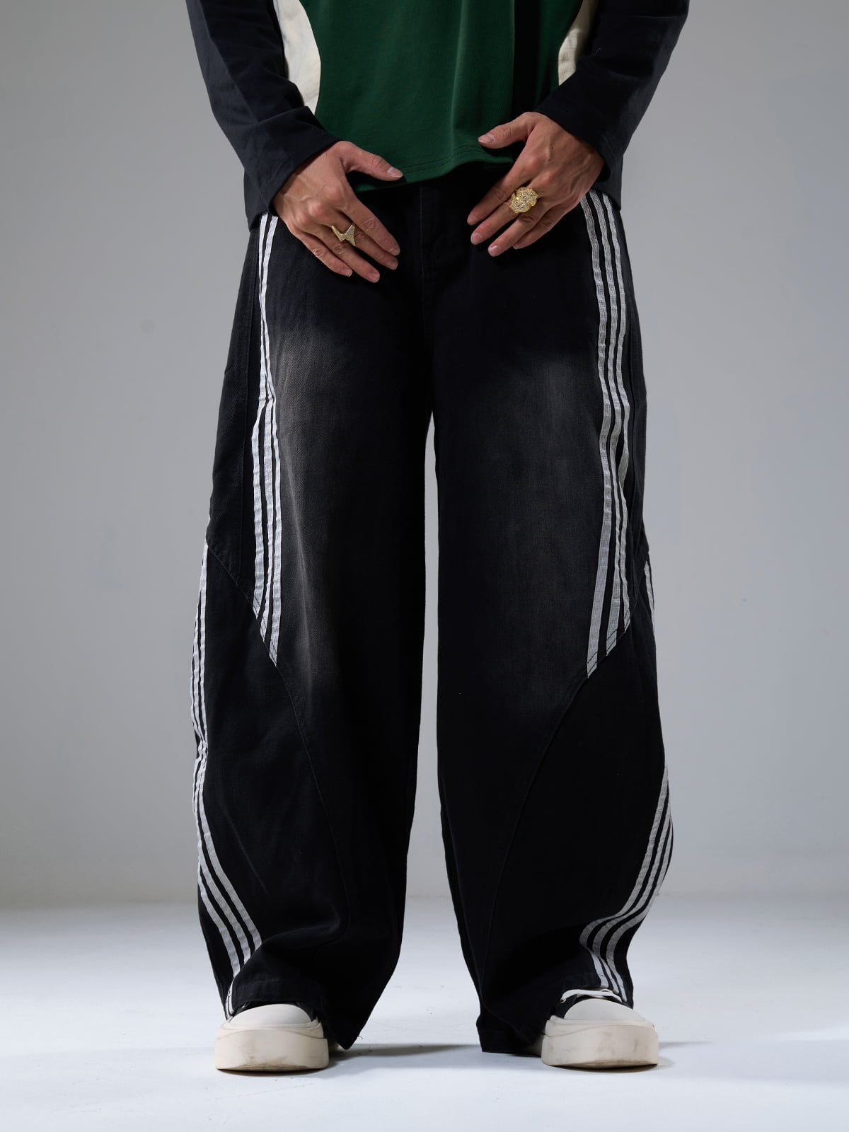 Striped Stitching Barrel Jeans - 2423 