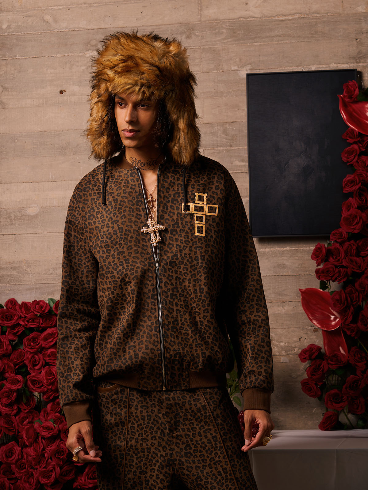 SUPM Letter Graffiti Cross Frame Leopard Print Set 
