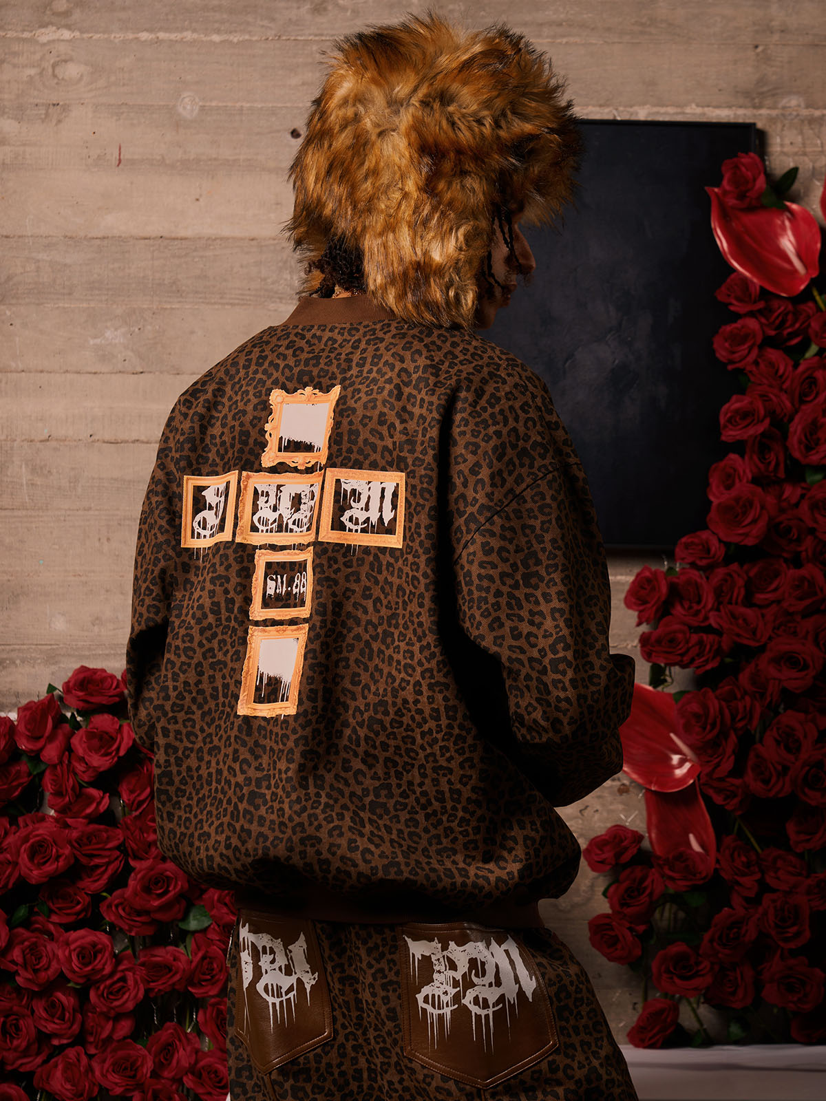 SUPM Letter Graffiti Cross Frame Leopard Print Set 