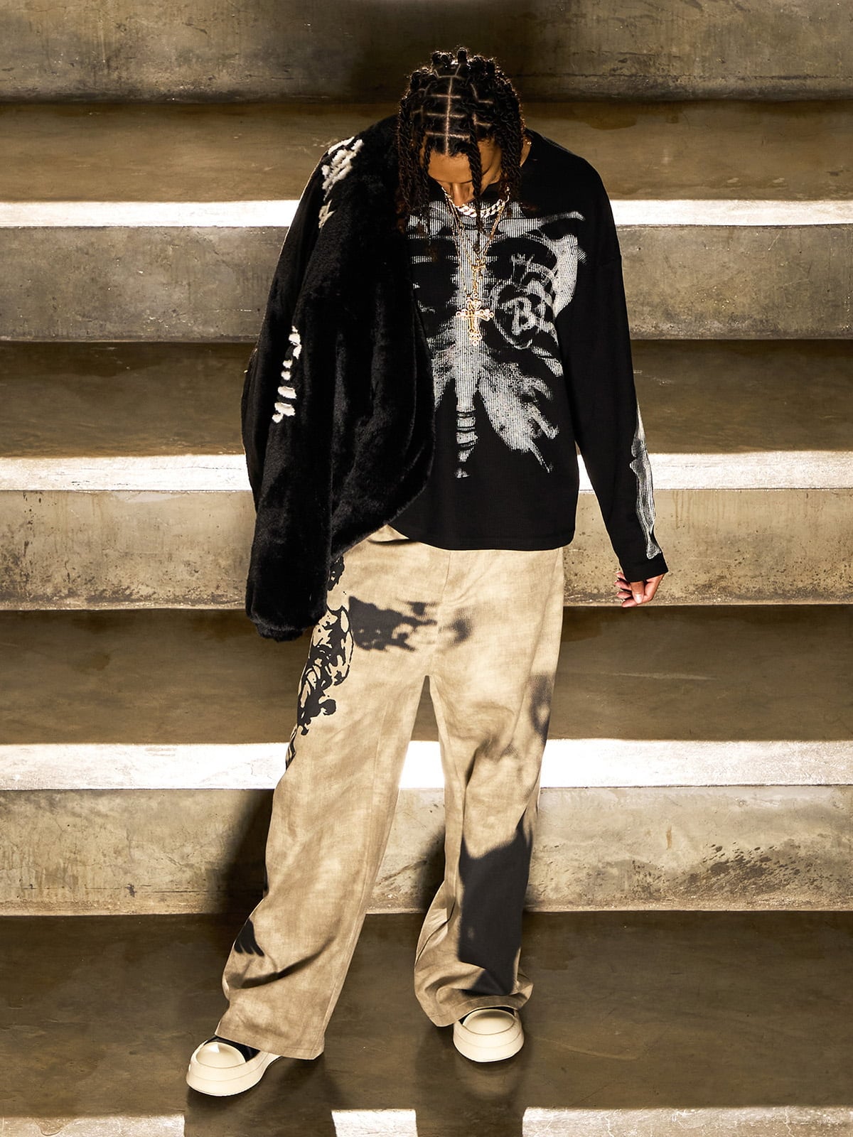 Skeleton Graphic Waffle Sweatshirt – Spooky Halloween Vibes 
