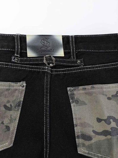 Jeans mit Camouflage-Patchwork, Strassstickerei und geradem Bein