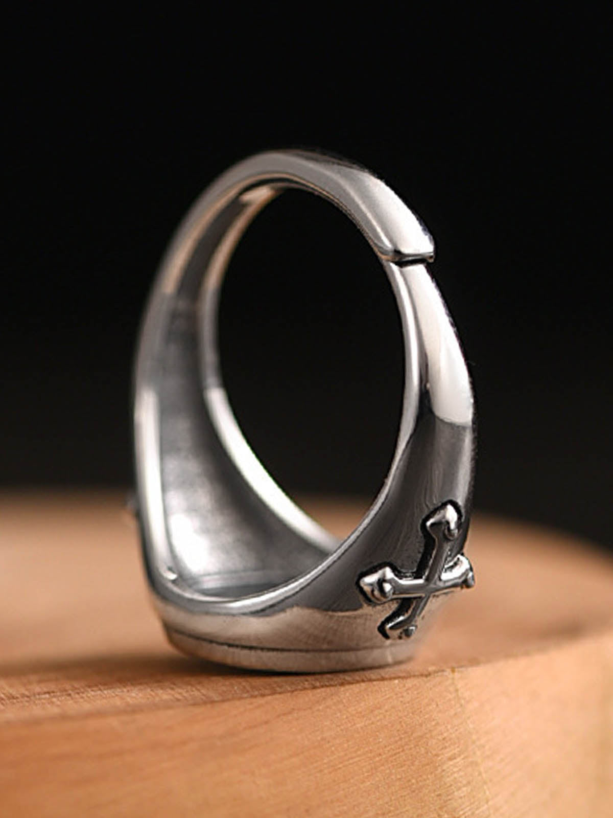 Praying Hands Signet Ring 