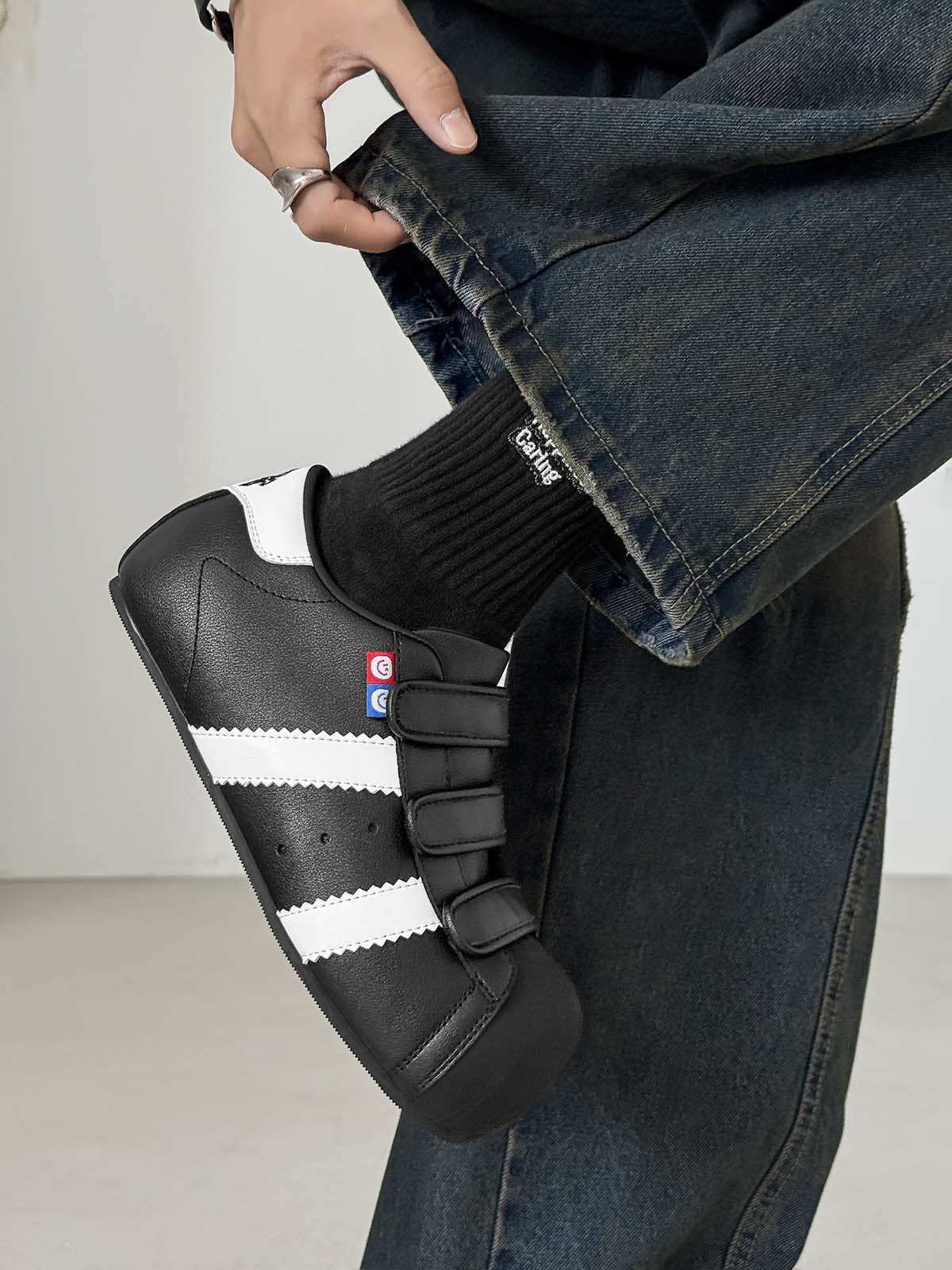 Stylish Velcro Strap Sneakers for Everyday Wear 
