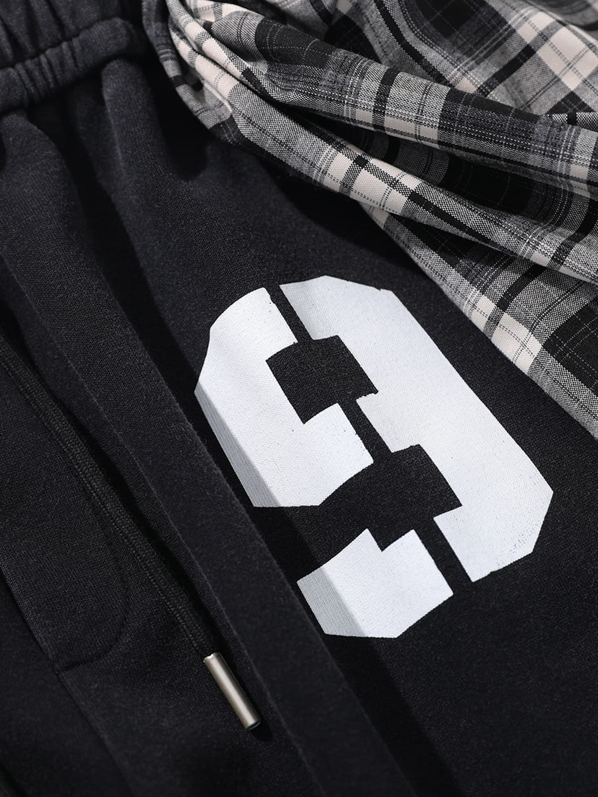 Wide-Leg Striped Trousers for Modern Elegance 